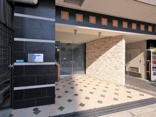 SERENiTE日本橋SUDのエントランス