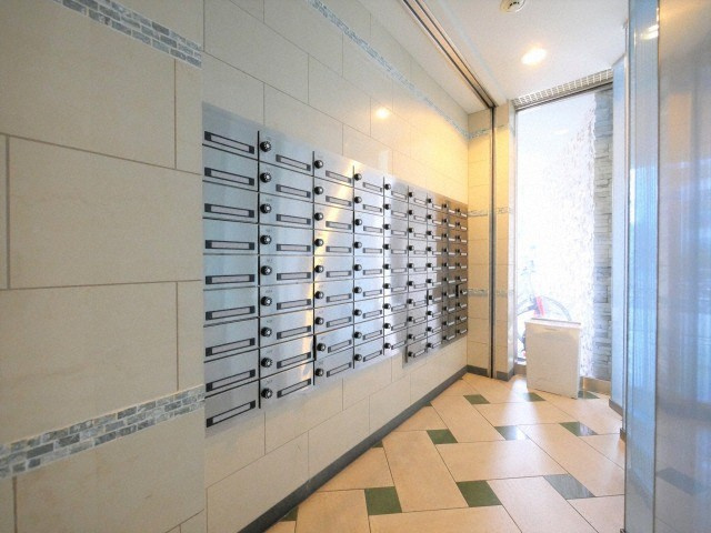 大阪市浪速区日本橋３丁目の賃貸マンションのロビー