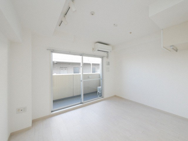 大阪市浪速区日本橋３丁目の賃貸マンションの居間・リビング