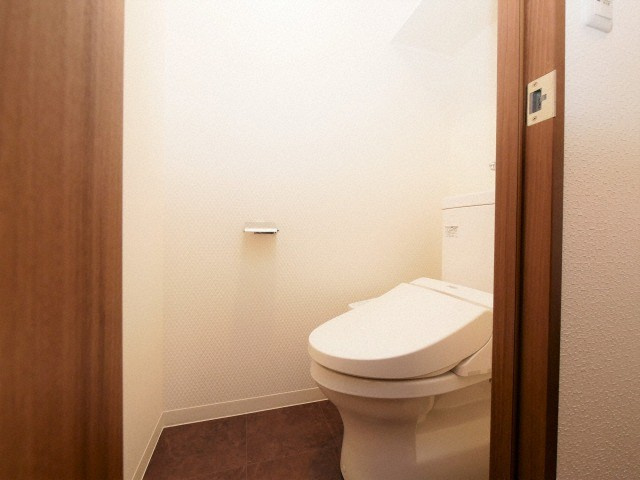 HRフロントリーガル難波WESTのトイレ