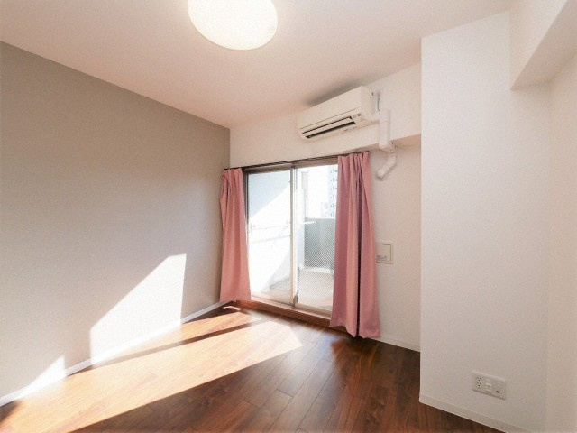 HRフロントリーガル難波WESTの居間・リビング