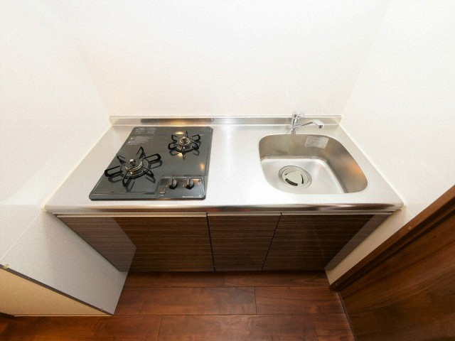 HRフロントリーガル難波WESTのキッチン