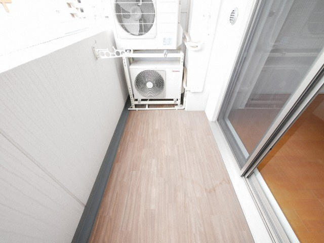 セレニテ夕陽丘ＥＳＴのバルコニー