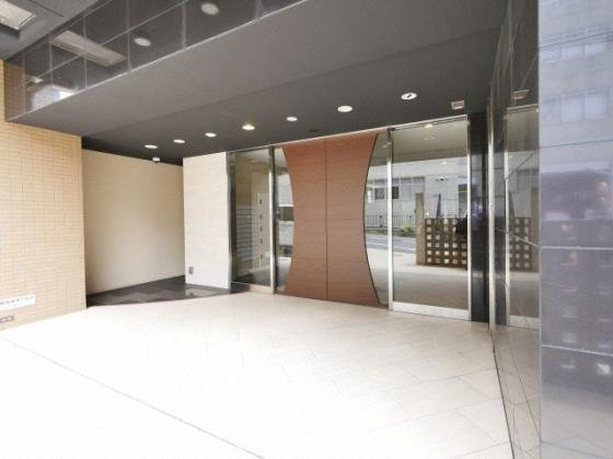 セレニテ夕陽丘ＥＳＴのエントランス