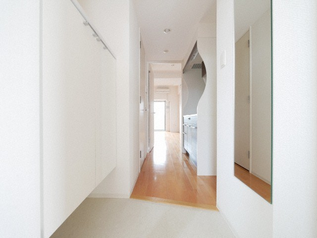 セレニテ夕陽丘ＥＳＴの玄関