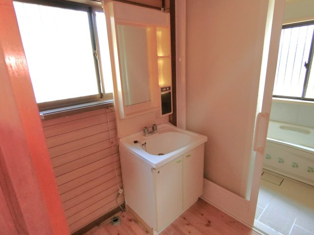 大網白里市四天木貸家の独立洗面台