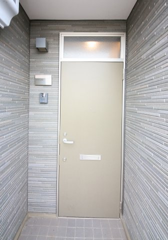 イースト加木屋の玄関