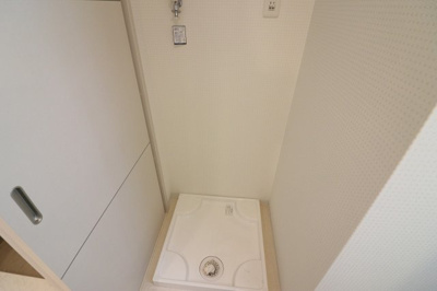 【設備】 | コンフォール京橋 | 室内に洗濯機置けます