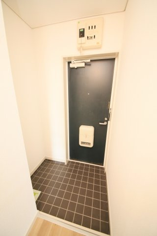 岩滑イーストハイツの玄関