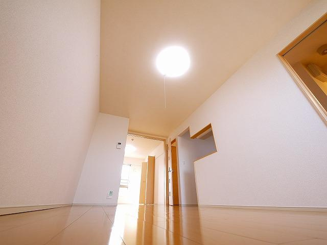 フォレスティアの内装|ゆったりとした居間です