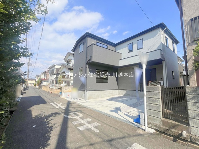 月々７万円台～　新築戸建　川越市霞ケ関北11期の前面道路含む現地写真|前面道路4.0ｍ公道に10ｍ接道の為、お車の出し入れもラクラクです♪