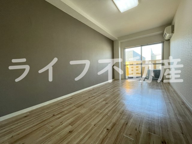 カントリーハウスの内装|明るい室内です