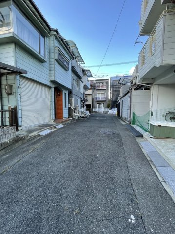 高槻市津之江北町中古戸建の前面道路含む現地写真|前面道路幅員：4.6ｍ