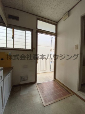 【玄関】 | 　翠甲園ハイツ | シンプルで使いやすい玄関です