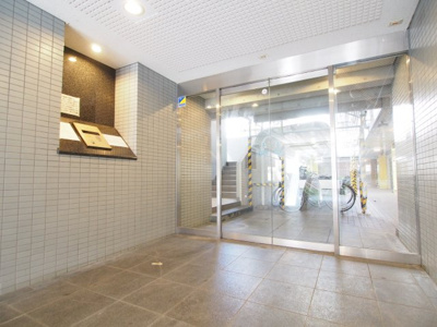 【エントランス】 | バードタウン９番館 | ゆとりのあるエントランスです