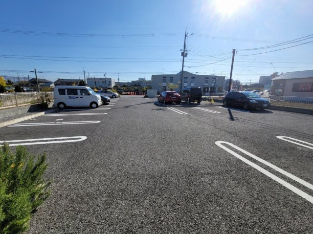 T メゾン ド ソレイユの駐車場|平面式の駐車場です。