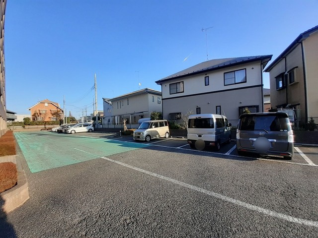 グランセレッソ壱番館の駐車場