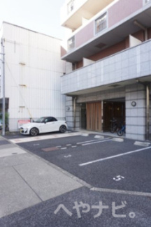 【駐車場】
