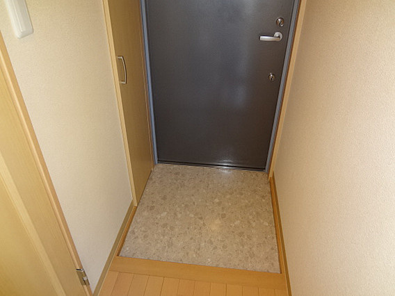 諏訪山ハウスの玄関