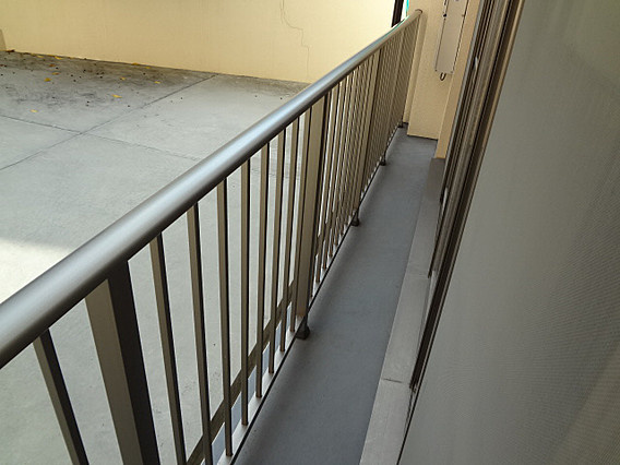 諏訪山ハウスのバルコニー