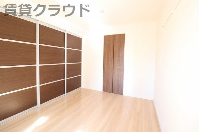 ベルカーサの寝室|落ち着いた色調の寝室です