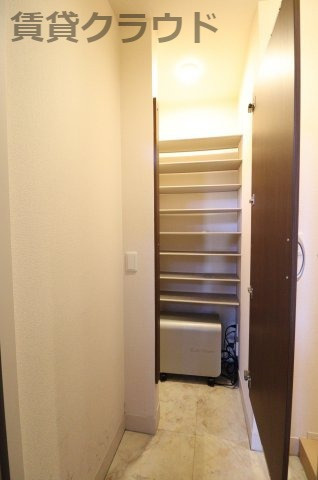 ベルカーサの玄関|明るい玄関です