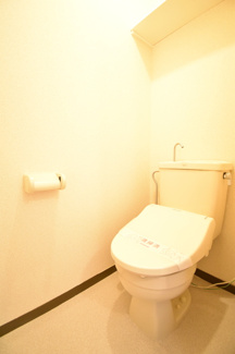★落ち着ける独立したトイレスペース★