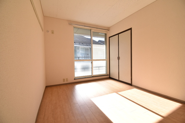 【洋室6帖】南向きの暖かいお部屋です★