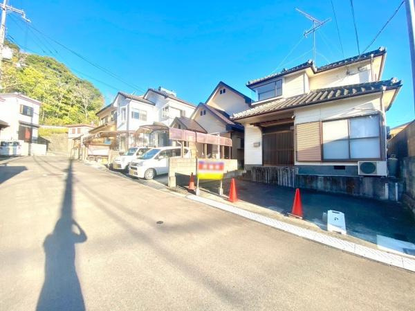 貴志川町岸宮中古戸建の前面道路含む現地写真
