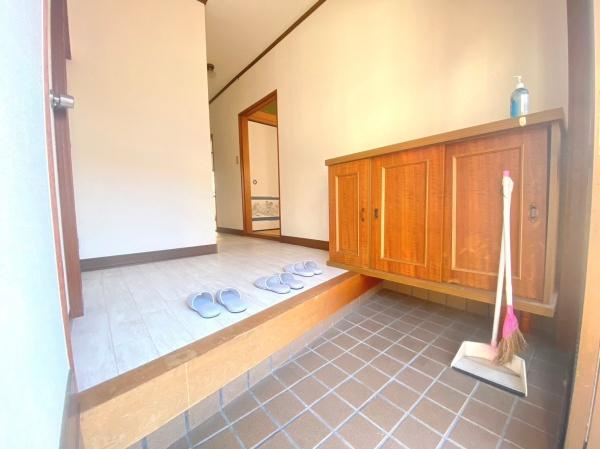 貴志川町岸宮中古戸建の玄関