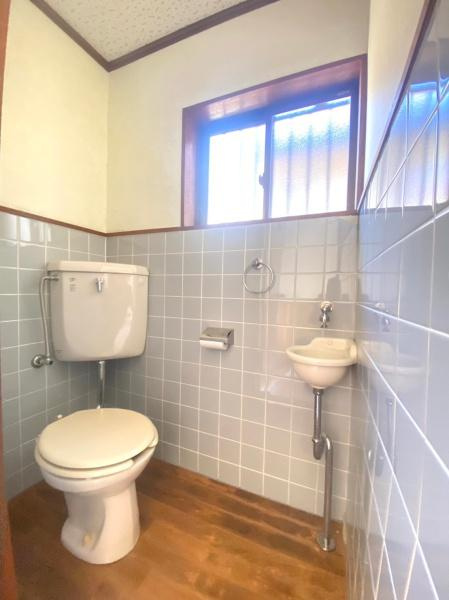 貴志川町岸宮中古戸建のトイレ