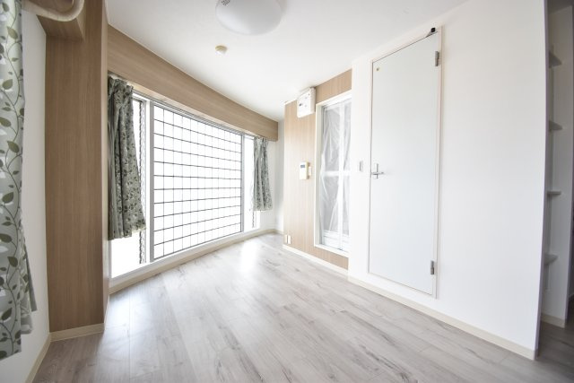 カターラなにわの洋室