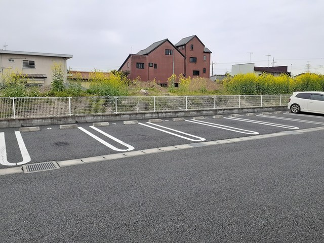 MY　Star　Sの駐車場|駐車スペースもあります