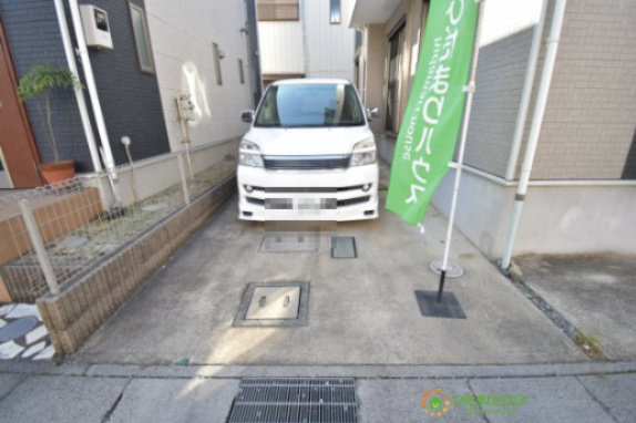 西区佐知川　中古一戸建て②の駐車場