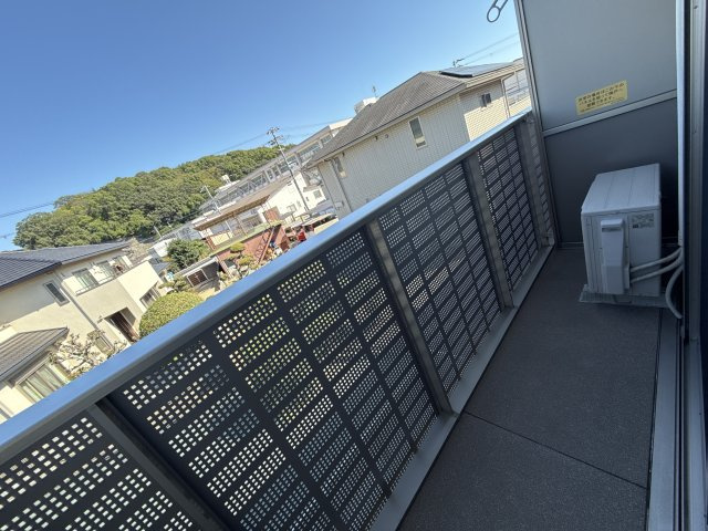 ローヤルヴィラ勝原のバルコニー