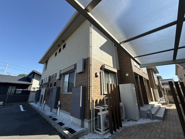 ローヤルヴィラ勝原の外観