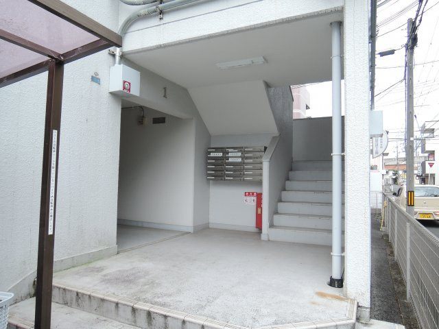 ハイツ舟木のエントランス