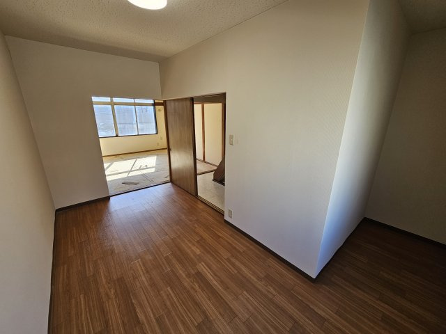 大石東町6丁目貸家の居間・リビング