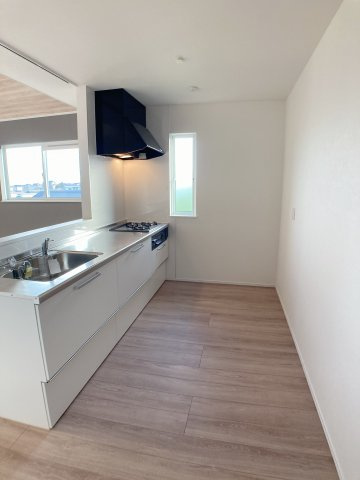 半田市苗代町2丁目戸建のキッチン