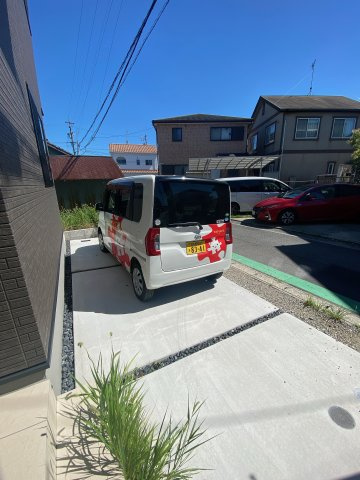 半田市乙川浜側町戸建の駐車場