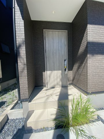 半田市乙川浜側町戸建のエントランス