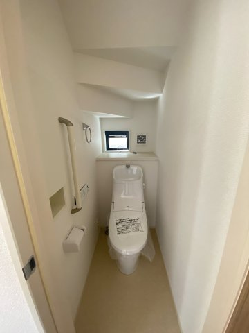 半田市乙川浜側町戸建のトイレ
