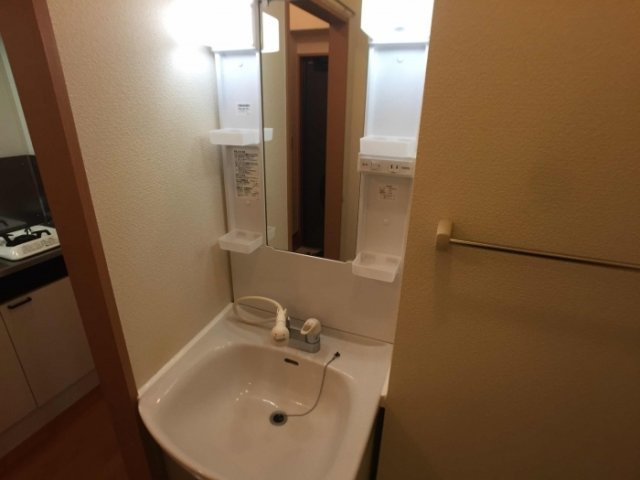 千葉市花見川区幕張本郷５丁目のアパートの独立洗面台|洗髪洗面化粧台