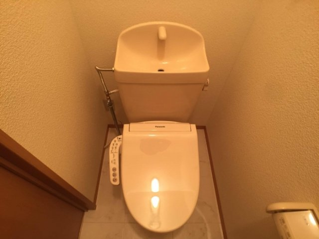 千葉市花見川区幕張本郷５丁目のアパートのトイレ|温水洗浄暖房便座