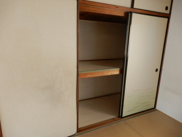 本間借家の収納