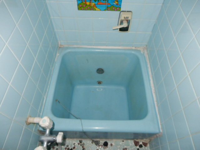 本間借家の浴室