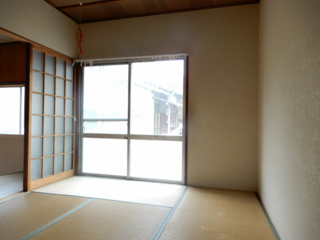 本間借家の居間・リビング