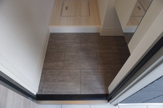 ウエスタンハイツ17の玄関