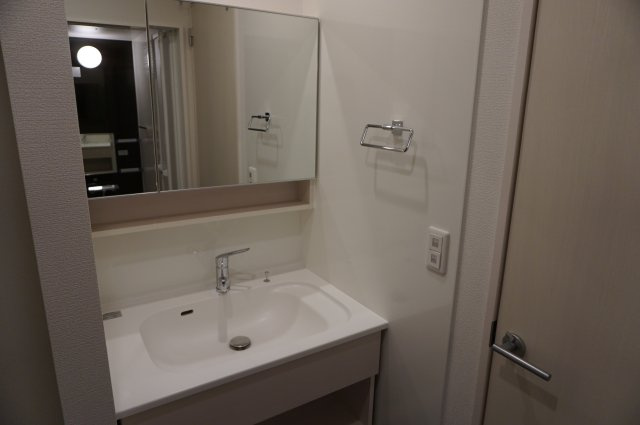 ウエスタンハイツ17の独立洗面台