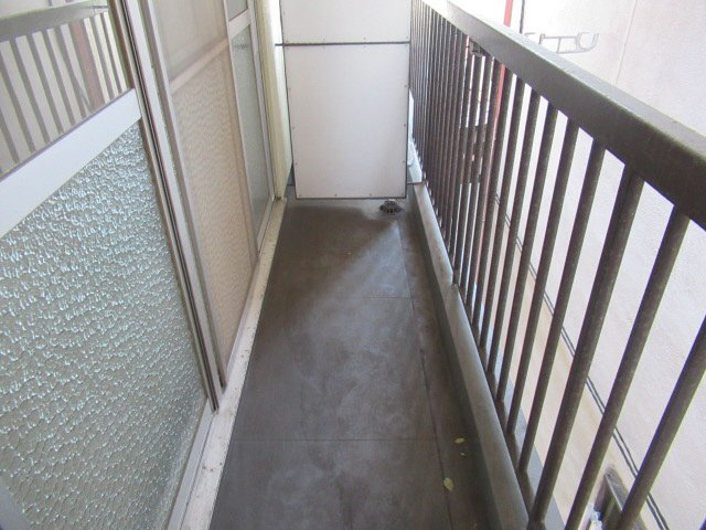 伊勢田マンションのバルコニー